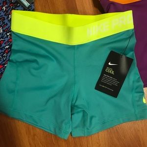 BNWT Nike Pro Dri Fit Spandex Shorts🙌🏻 😍👟