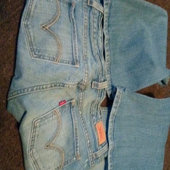 Levis jeans - Picture 2 of 3
