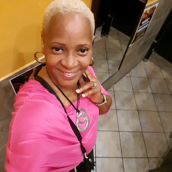 Meet your Posher, Rhonda - Picture 1 of 1