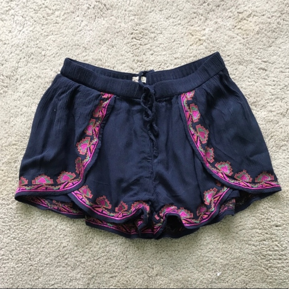 hollister navy flowy shorts