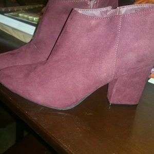 Atmosphere booties size 7