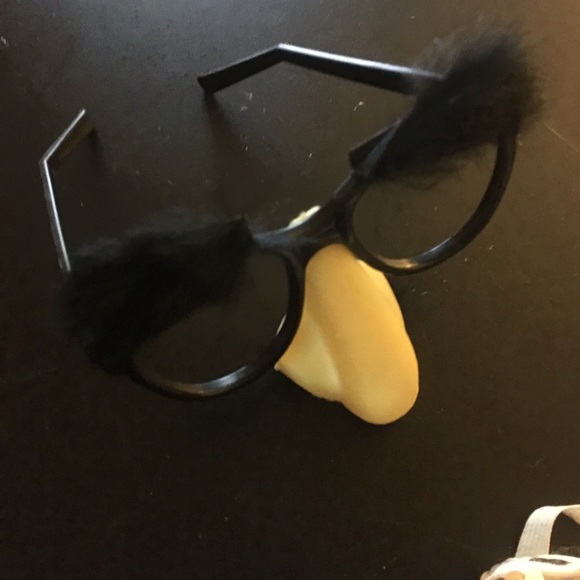 Groucho Glasses and Bowtie - Picture 2 of 3