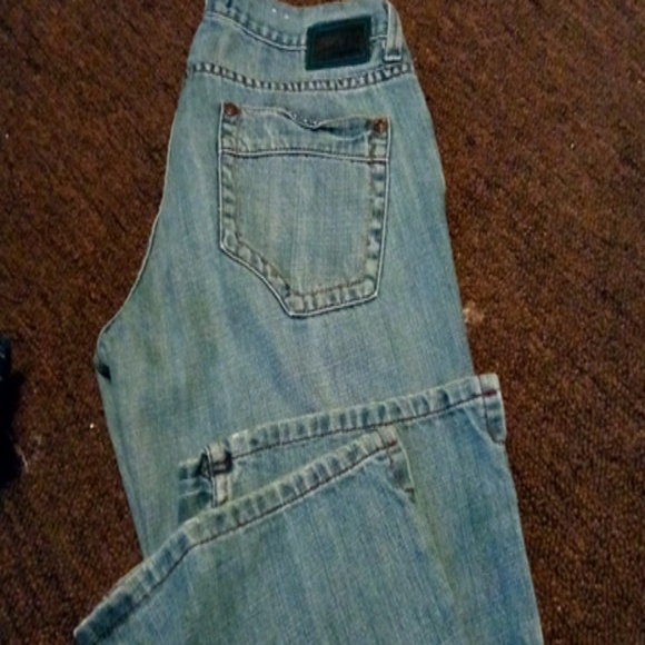 Size 28 jeans - Picture 3 of 3