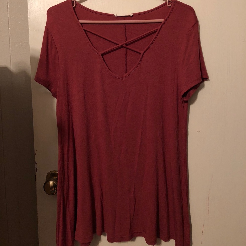 Cross front tee