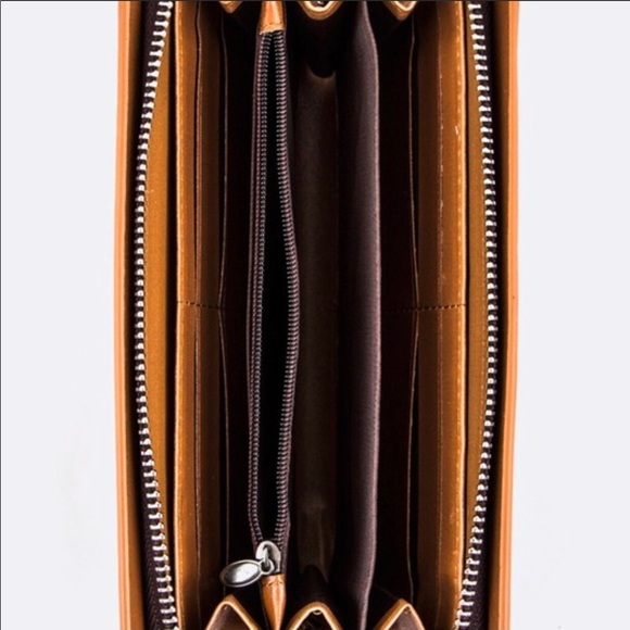 Leopard Vinyl Wallet - Picture 3 of 3