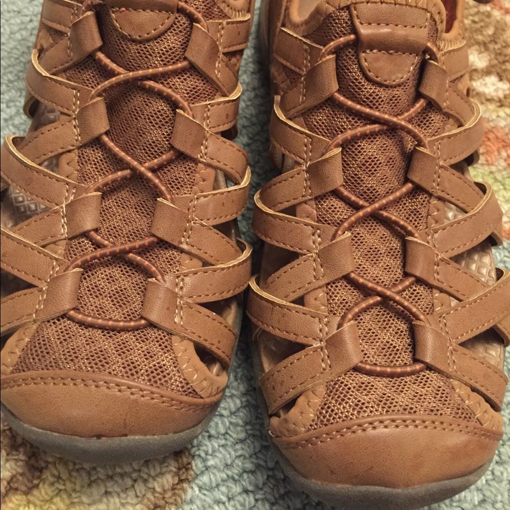 bare traps shoes factory outlet