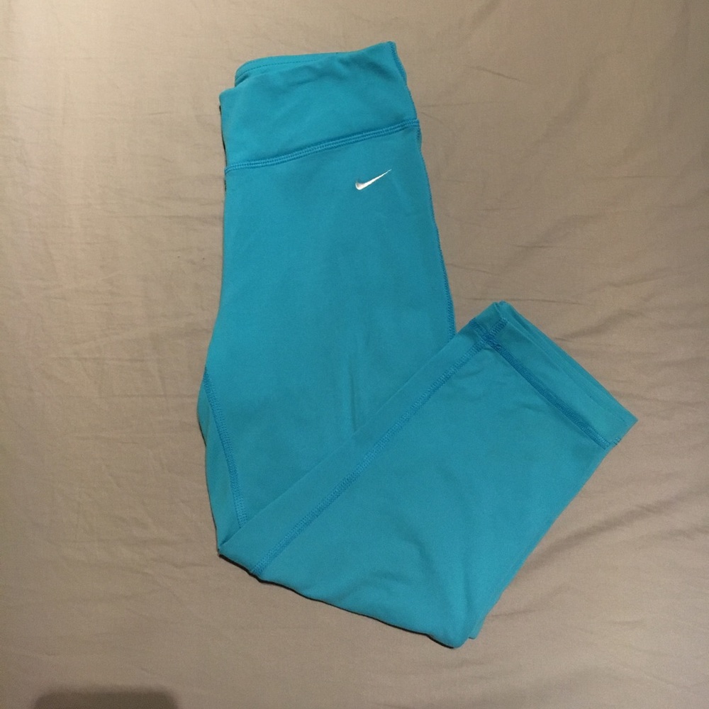 Nike crop leggings