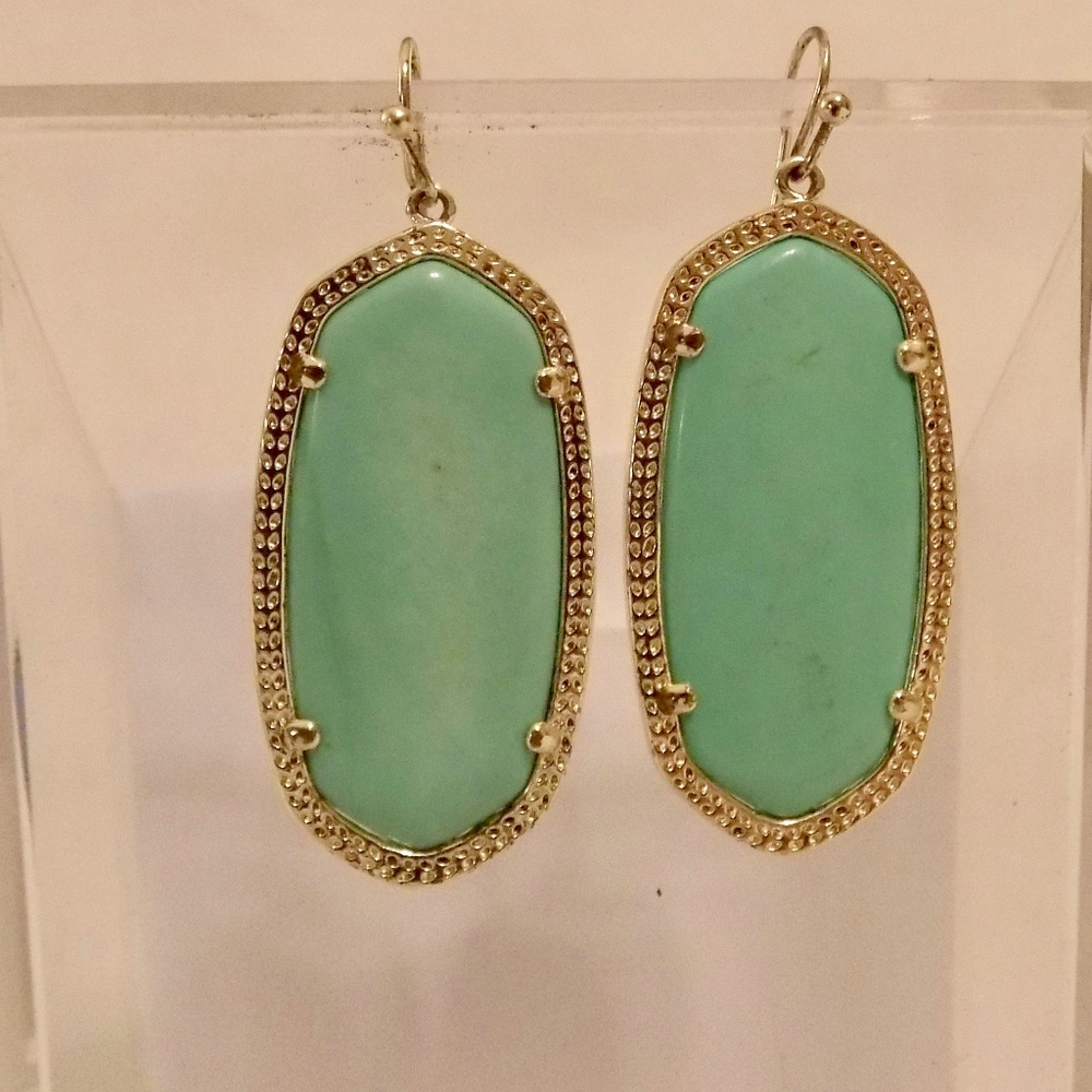 Mint Green Kendra Scott Elle Earnings