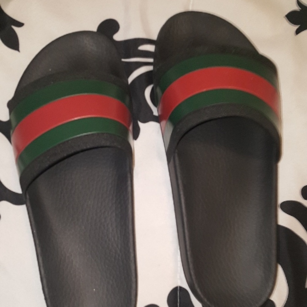 Gucci flip flops