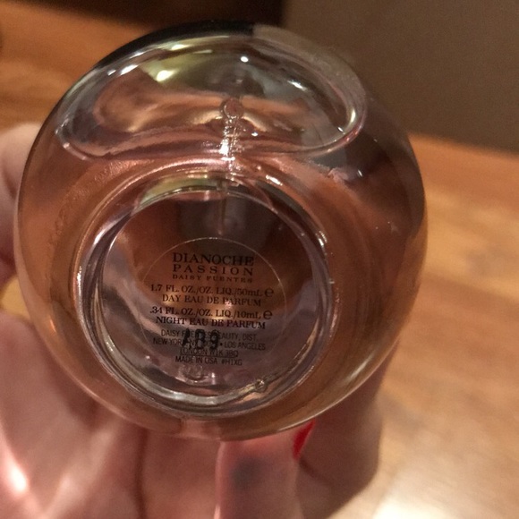 Perfume - Picture 2 of 2