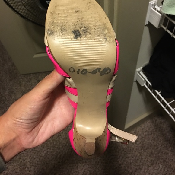 Guess Platform Heels - Picture 2 of 4