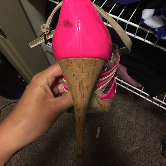 Guess Platform Heels - Picture 4 of 4