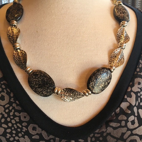 C&C Lg Silk blk/gry tunic with Pyrite necklace - Picture 2 of 8