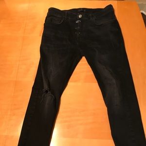 Cropped Zara Distressed Black Denim