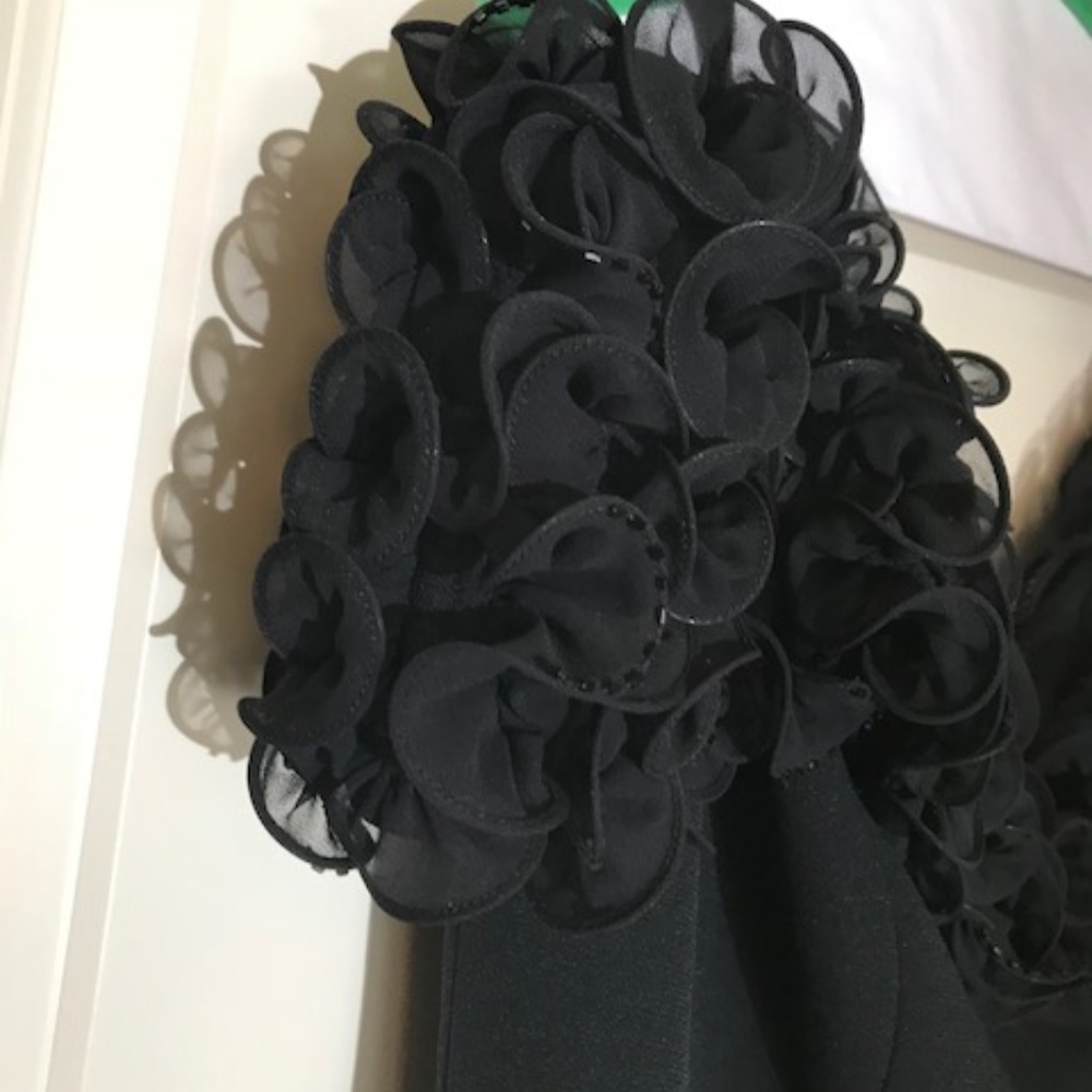Daymor Black Gown - Picture 3 of 5