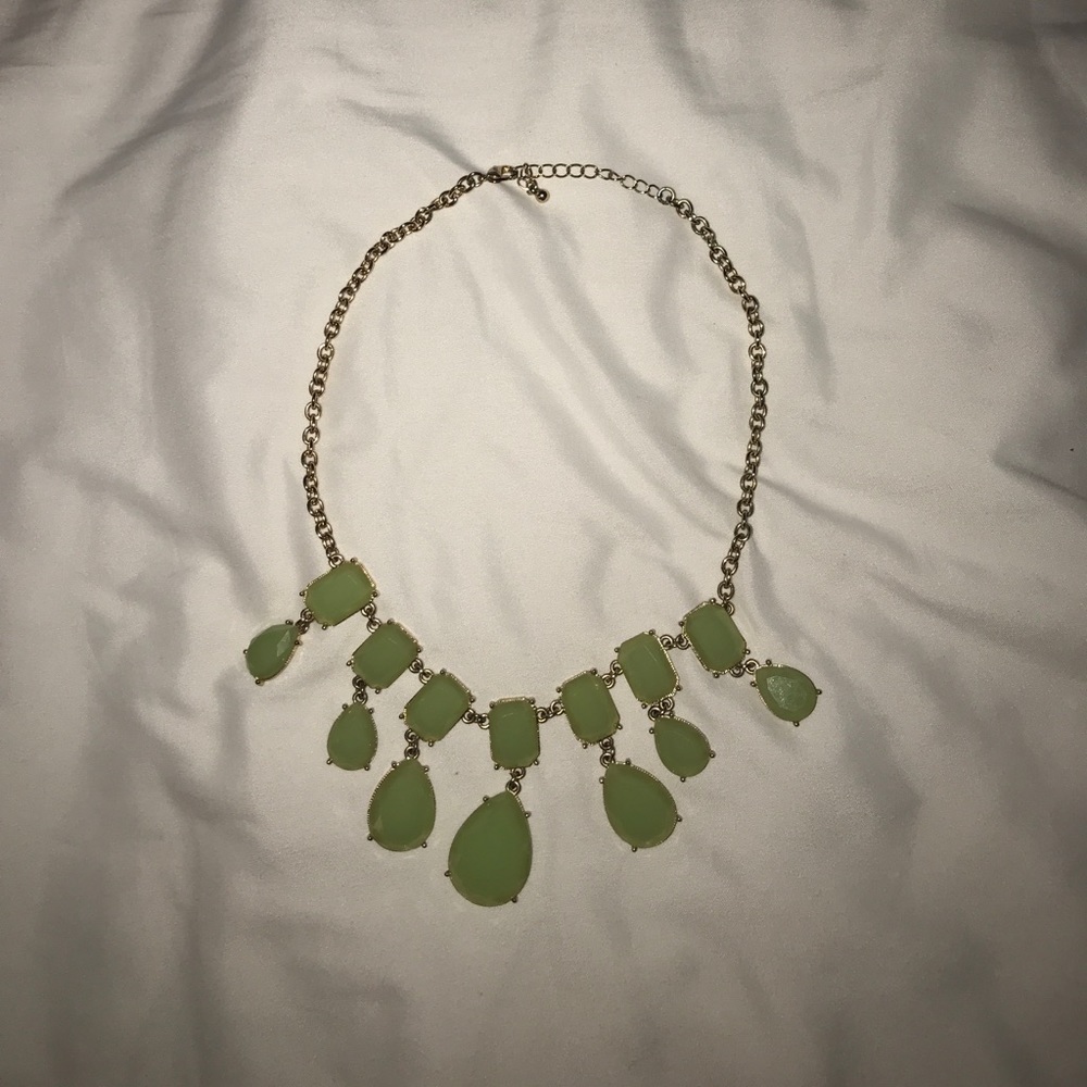 Light green pendant necklace
