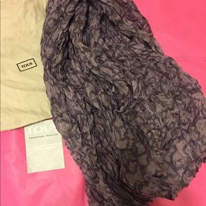 Tous 100% Silk scarve