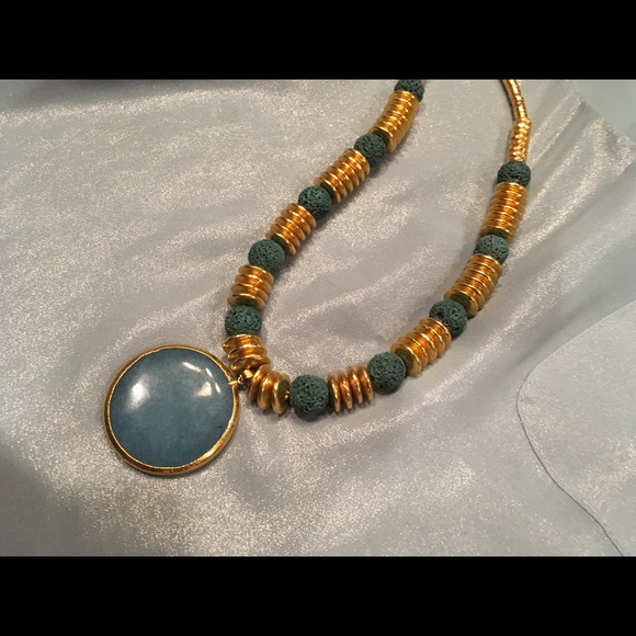 Apt9 S aqua tank with aqua quartz and lava necklac - Picture 8 of 8