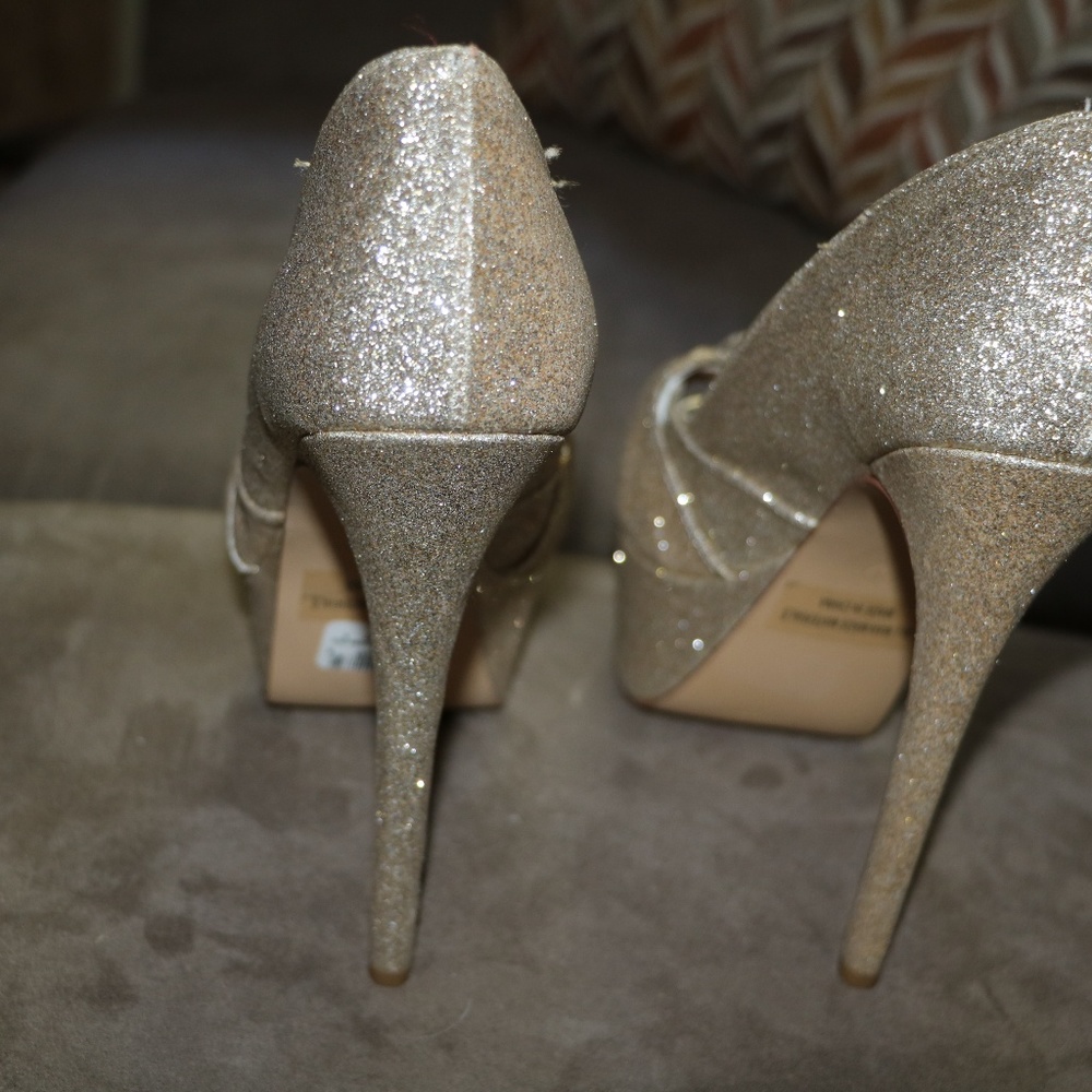 Heels - Picture 3 of 4