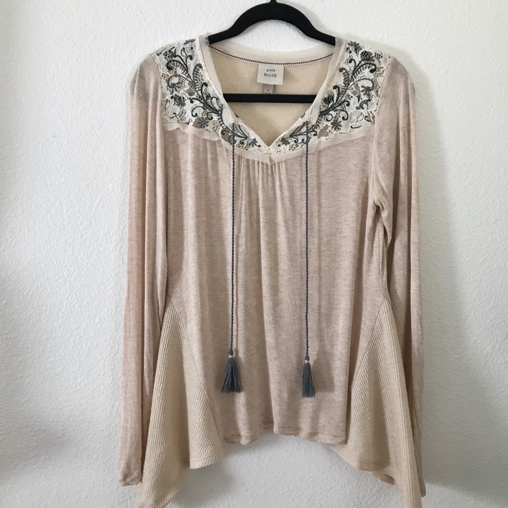 NWOT Knox Rose Mixed L/S Tassel Top