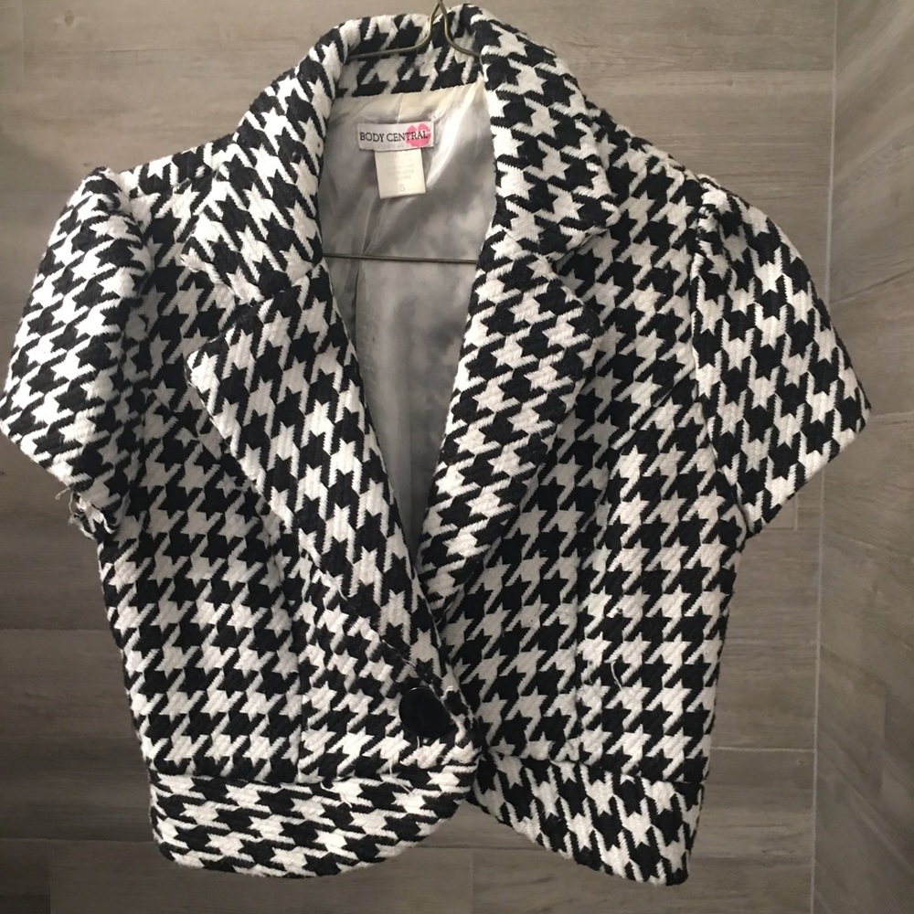 Crop houndstooth blazer