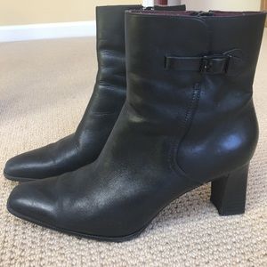 Naturalizer black leather boots