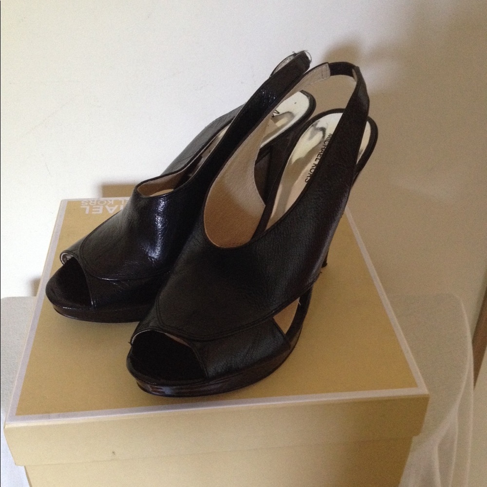 MICHAEL KORS leather shoe