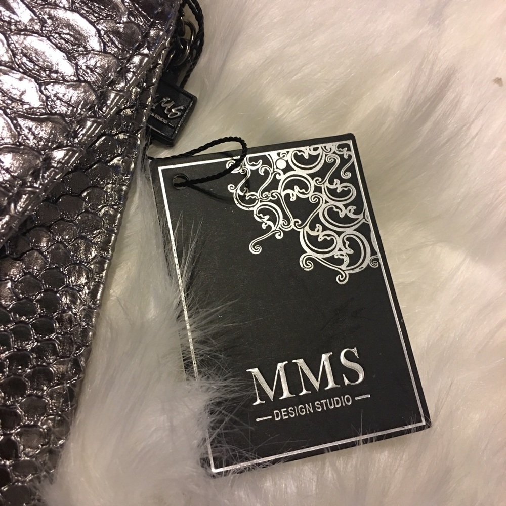 🌹SOLD🌹Design Studio Small Shoulder Bag - Picture 2 of 8