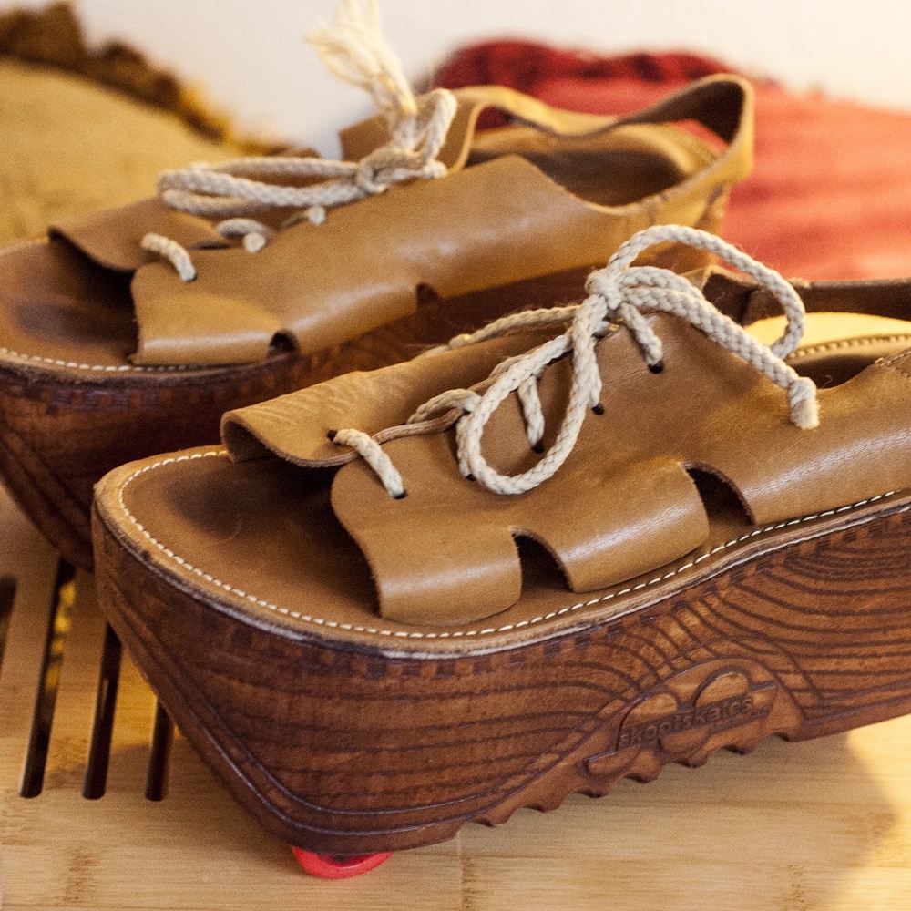 Vintage 70s Roller Skate Lace-up Platform Sandals - Picture 2 of 5