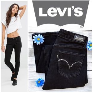 Black mid-rise skinny Levi's🖤