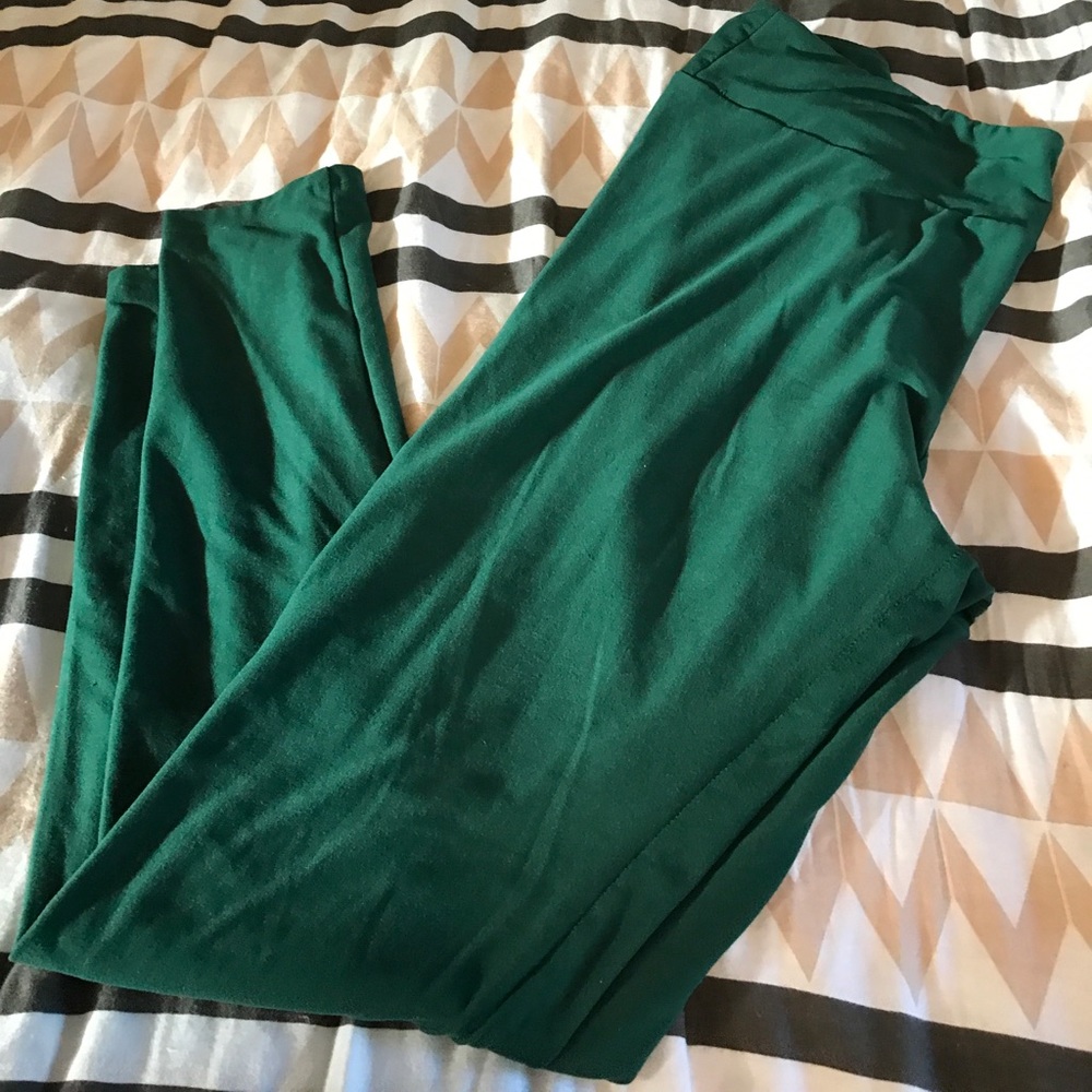 Green LuLuaRoe leggings!