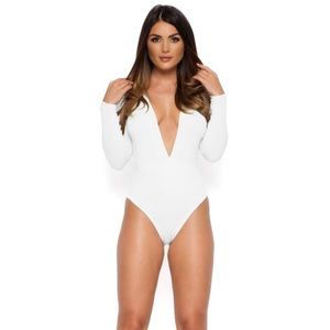 NEW NEVER WORN WHITE BODY SUIT