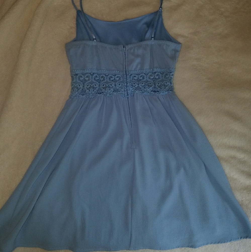 Spring dress - Picture 2 of 3