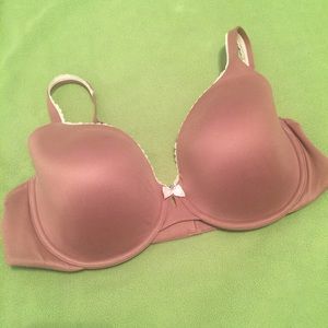 40D - Victoria’s Secret Bra