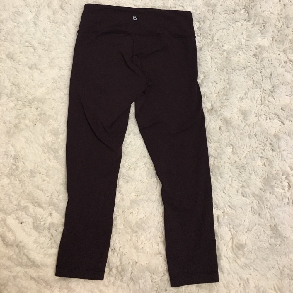 Dark purple lulu lemons cropped