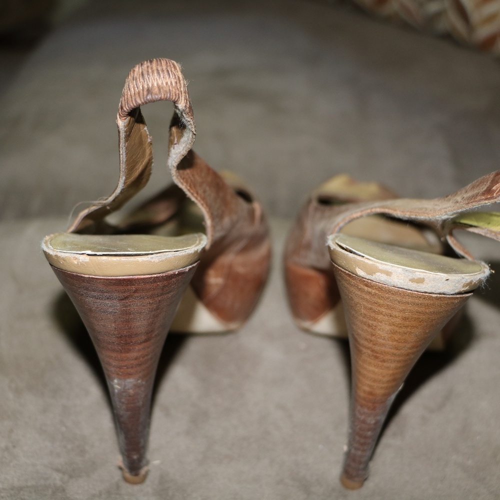 Heels - Picture 2 of 3