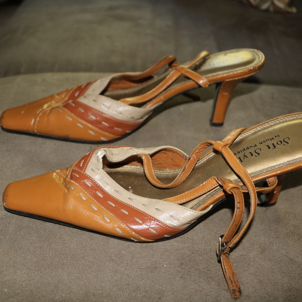 Pumps - Picture 2 of 4