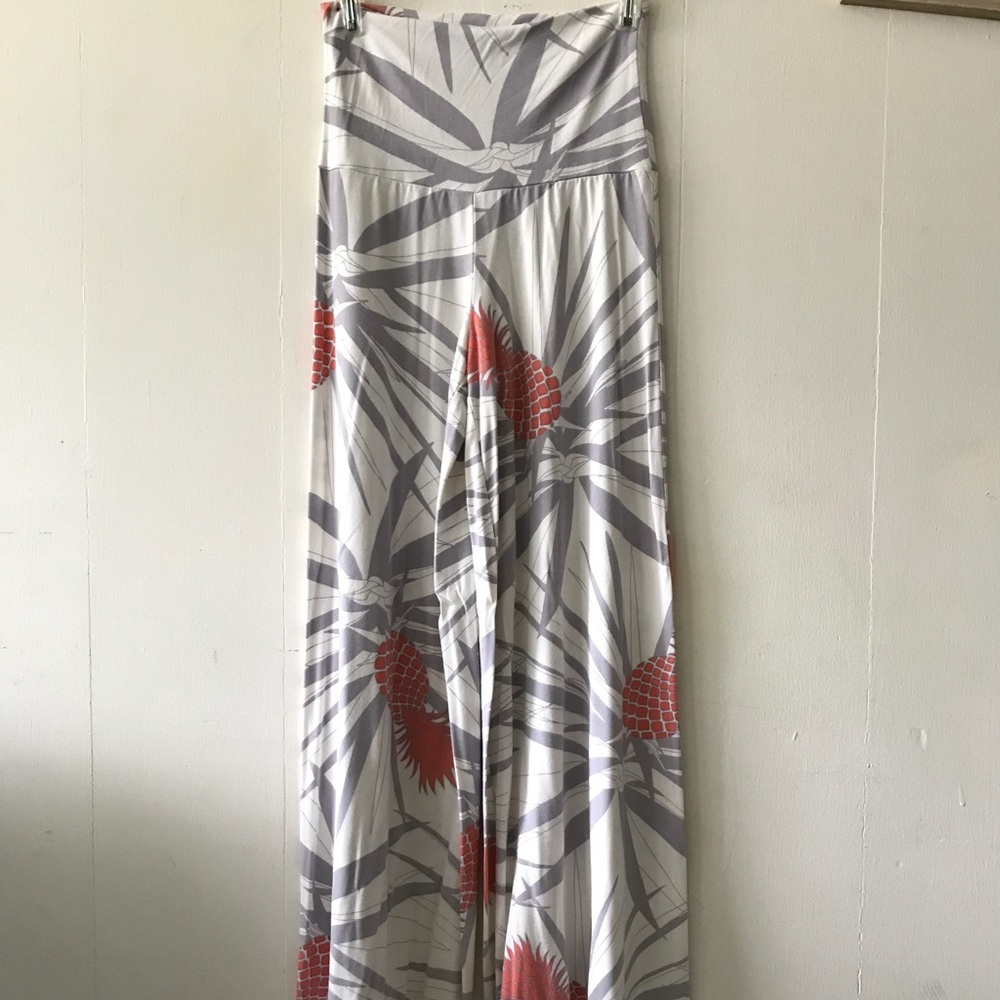 Fighting eel 🍍 pineapple pants