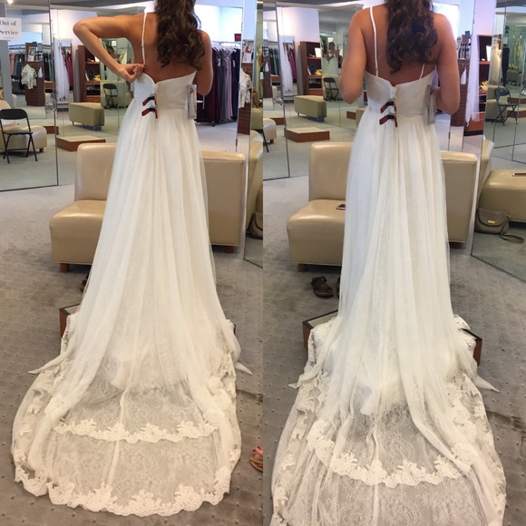 Alfred Angelo Wedding Dress - Picture 2 of 6