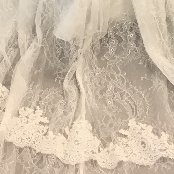 Alfred Angelo Wedding Dress - Picture 4 of 6