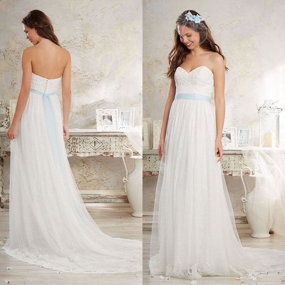 Alfred Angelo Wedding Dress - Picture 6 of 6