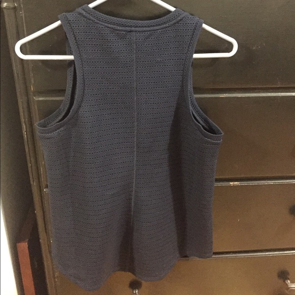 Banana republic sleeveless top - Picture 3 of 3
