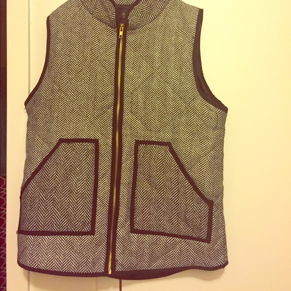 *SOLD*Herringbone women’s vest size Large—