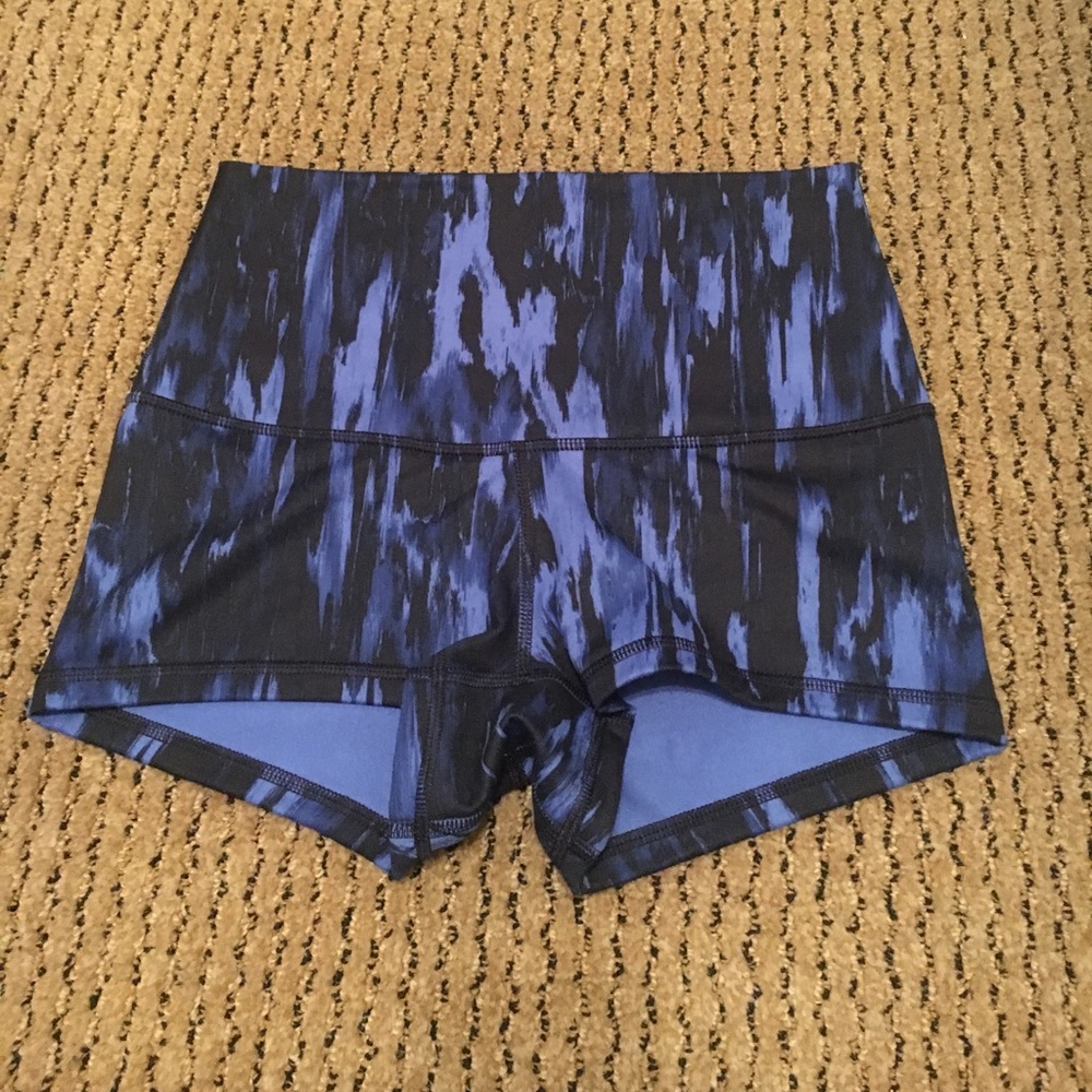 Lululemon roll-down Wander Under short