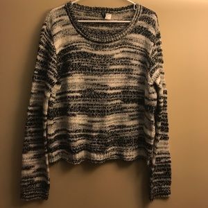 Black and white marbled short sweater