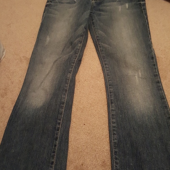 Distressed Guess jeans - Picture 7 of 7