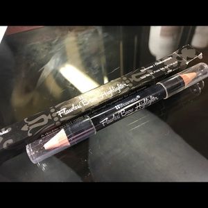 Flawless brow highlighter