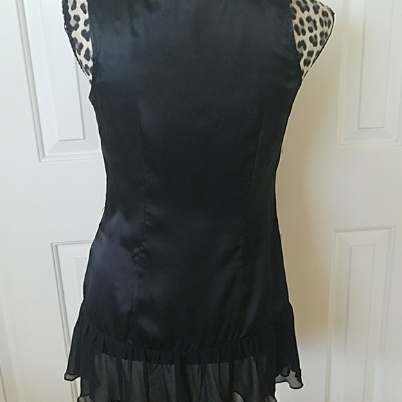 WHBM Ruffle Front Top - Picture 4 of 5