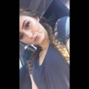 Meet your Posher, Mia