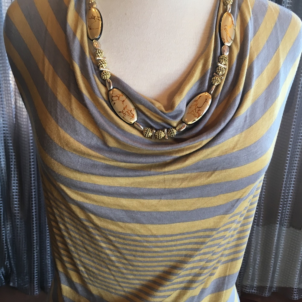 Gold and silver striped tshirt S with g/s necklace